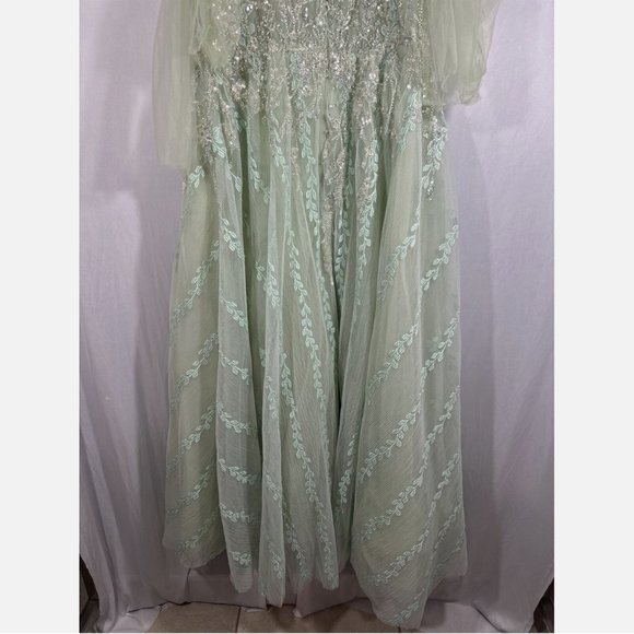 NWT $600 Mac Duggal Embellished Soft Tie Sleeveless V Neck Gown Sage Green SZ 12 - Picture 15 of 16